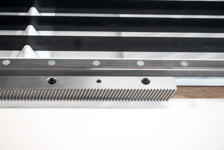 CNC CO2 Laser Cutting And Engraving Machine